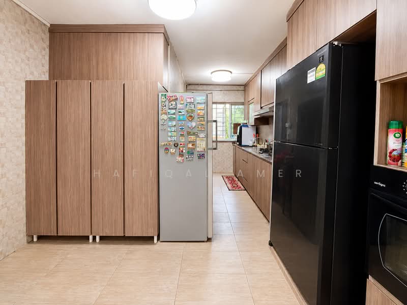 521 Pasir Ris Street 52, 521 Pasir Ris Street 52, 4 Bedrooms, 1,356 sqft, HDB Flat For Sale, by Hafiqal Amer, 500136343 - Kitchen - PropertyGuru.com.sg