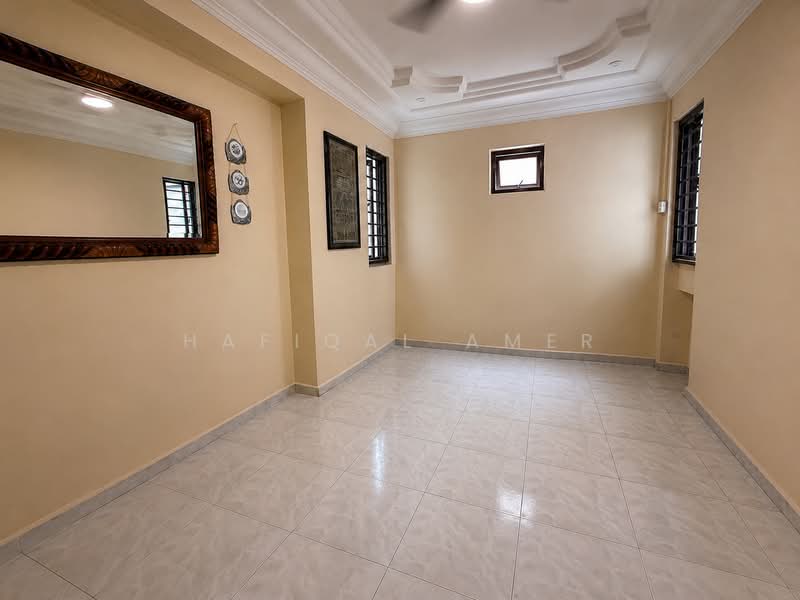 521 Pasir Ris Street 52, 521 Pasir Ris Street 52, 4 Bedrooms, 1,356 sqft, HDB Flat For Sale, by Hafiqal Amer, 500136343 - Bedroom - PropertyGuru.com.sg