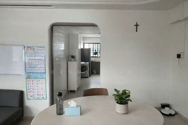 242 Bukit Batok East Avenue 5, 242 Bukit Batok East Avenue 5, 3 Bedrooms, 980 sqft, HDB Flat For Sale, by Dennis Mah, 500136344 - Interior - PropertyGuru.com.sg
