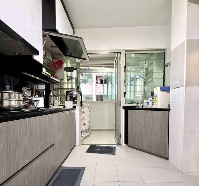 216A Compassvale Drive, 216A Compassvale Drive, 3 Bedrooms, 990 sqft, HDB Flat For Sale, by Haziq Irwan, 500136345 - Kitchen - PropertyGuru.com.sg