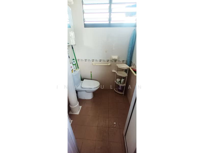 126 Ang Mo Kio Avenue 3, 126 Ang Mo Kio Avenue 3, Room Rental, 100 sqft, HDB Flat For Rent, by Ina Sultan, 500136347 - Bathroom - PropertyGuru.com.sg