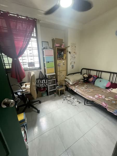 657 Choa Chu Kang Crescent, 657 Choa Chu Kang Crescent, 3 Bedrooms, 1,119 sqft, HDB Flat For Sale, by Mohamed Hussain Bin Sahar, 500136348 - Bedroom - PropertyGuru.com.sg