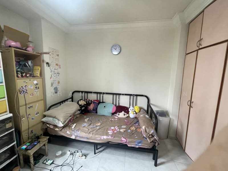657 Choa Chu Kang Crescent, 657 Choa Chu Kang Crescent, 3 Bedrooms, 1,119 sqft, HDB Flat For Sale, by Mohamed Hussain Bin Sahar, 500136348 - Bedroom - PropertyGuru.com.sg