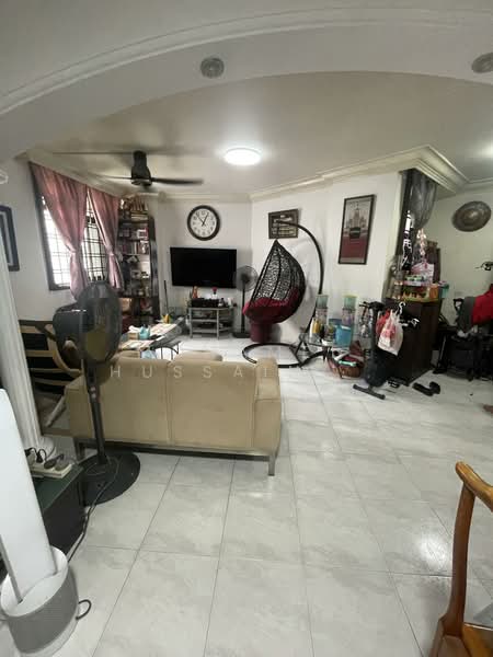 657 Choa Chu Kang Crescent, 657 Choa Chu Kang Crescent, 3 Bedrooms, 1,119 sqft, HDB Flat For Sale, by Mohamed Hussain Bin Sahar, 500136348 - Living Room - PropertyGuru.com.sg
