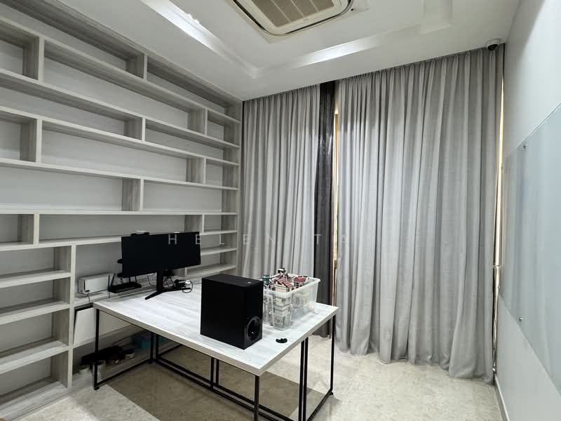 Picardy Gardens, 122E Jalan Pari Burong, 7 Bedrooms, 7,000 sqft, Detached House For Sale, by Helen Tan, 500136364 - Study - PropertyGuru.com.sg