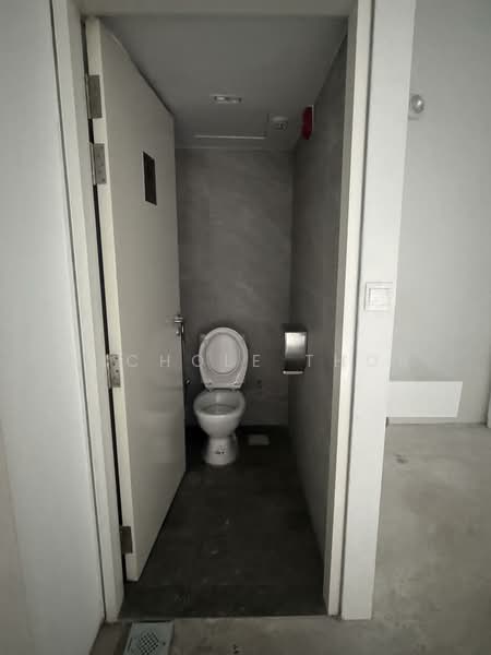 F&B near Boat Quay, , 1,900 sqft, Food & Beverage For Rent, by Nichole Thor, 500136372 - Bathroom - CommercialGuru.com.sg