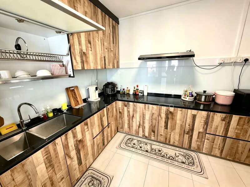 155 Lorong 1 Toa Payoh, 155 Lorong 1 Toa Payoh, 3 Bedrooms, 1,087 sqft, HDB Flat For Sale, by Pamela Teo, 500136383 - Kitchen - PropertyGuru.com.sg