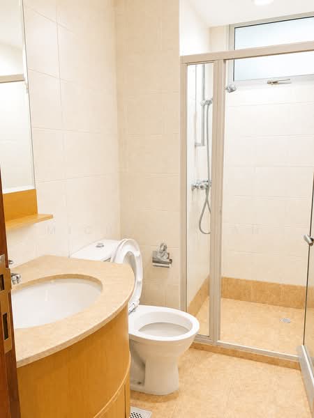 Rafflesia Condo, 33 Bishan Street 21, 2 Bedrooms, 915 sqft, Condominium For Rent, by Michelle Tan, 500136385 - Bathroom - PropertyGuru.com.sg