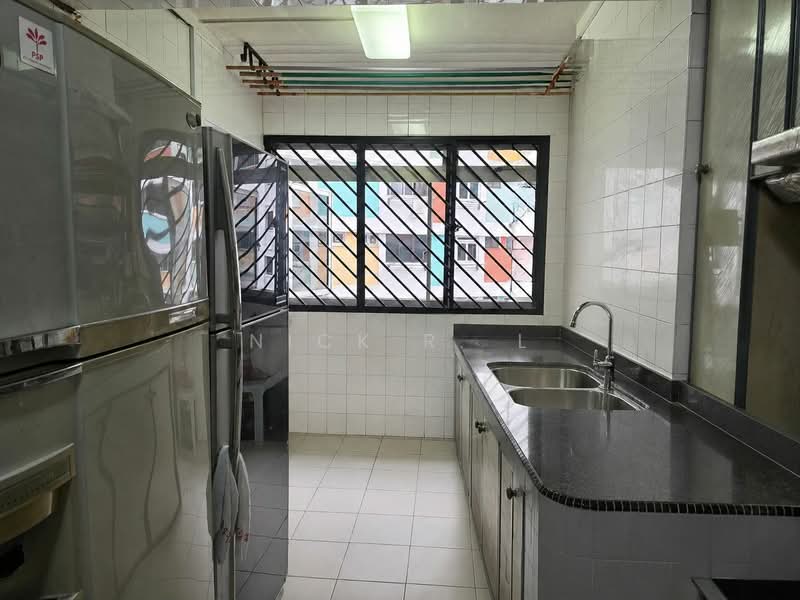 294 Choa Chu Kang Avenue 2, 294 Choa Chu Kang Avenue 2, 3 Bedrooms, 1,108 sqft, HDB Flat For Sale, by Nick R. L, 500136386 - Kitchen - PropertyGuru.com.sg