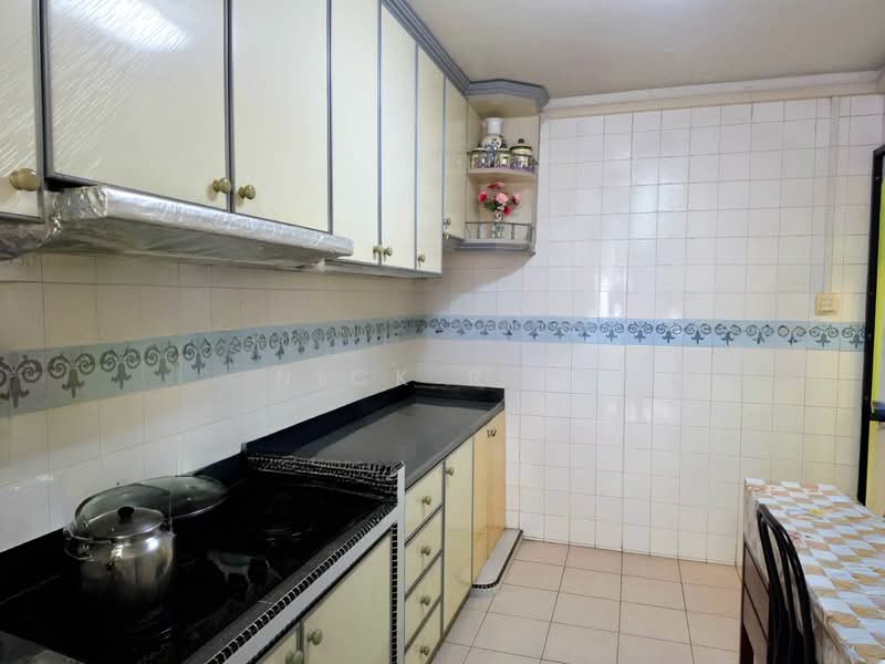 294 Choa Chu Kang Avenue 2, 294 Choa Chu Kang Avenue 2, 3 Bedrooms, 1,108 sqft, HDB Flat For Sale, by Nick R. L, 500136386 - Kitchen - PropertyGuru.com.sg
