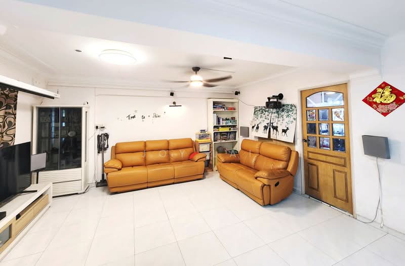 431 Choa Chu Kang Avenue 4, 431 Choa Chu Kang Avenue 4, 3 Bedrooms, 1,119 sqft, HDB Flat For Sale, by Joy Lai, 500136403 - Living Room - PropertyGuru.com.sg