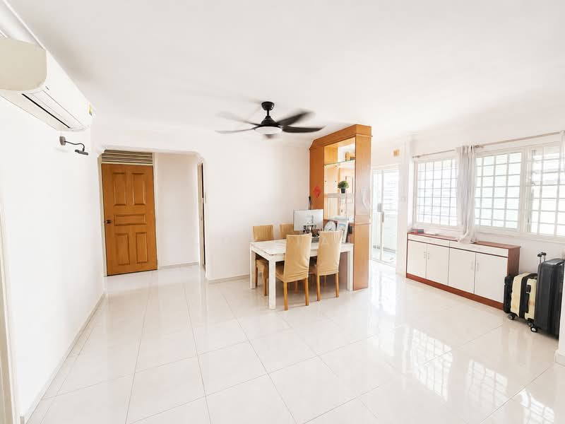 431 Choa Chu Kang Avenue 4, 431 Choa Chu Kang Avenue 4, Dairy Farm / Bukit Panjang / Choa Chu Kang, 3 Bedrooms, 1,119 sqft, HDB Flat For Sale, by Joy Lai, 500136403 - Living Room - PropertyGuru.com.sg