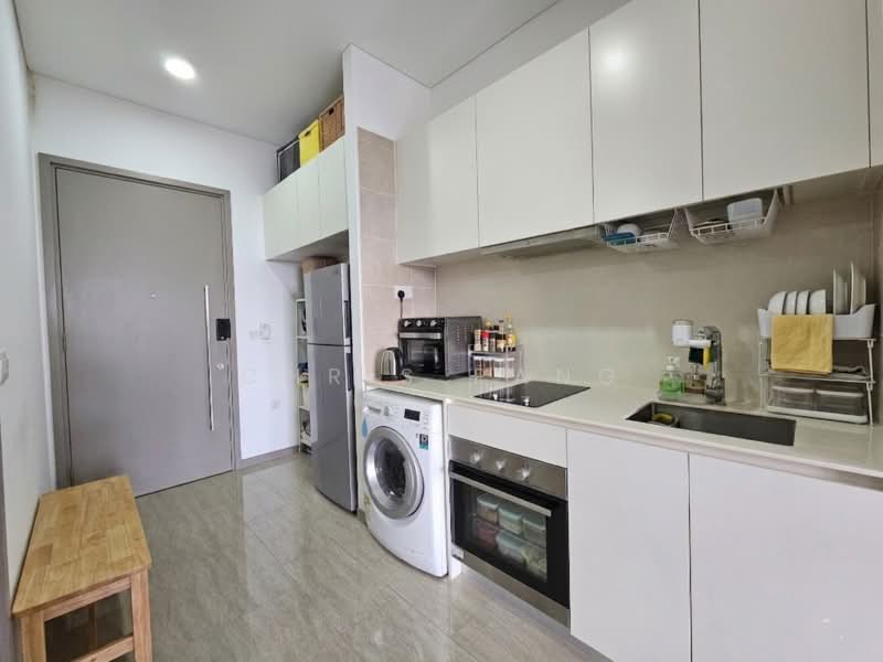 Stratum, 98 Elias Road, 1 Bedroom, 452 sqft, Condominium For Sale, by Chris Pang, 500136420 - Kitchen - PropertyGuru.com.sg