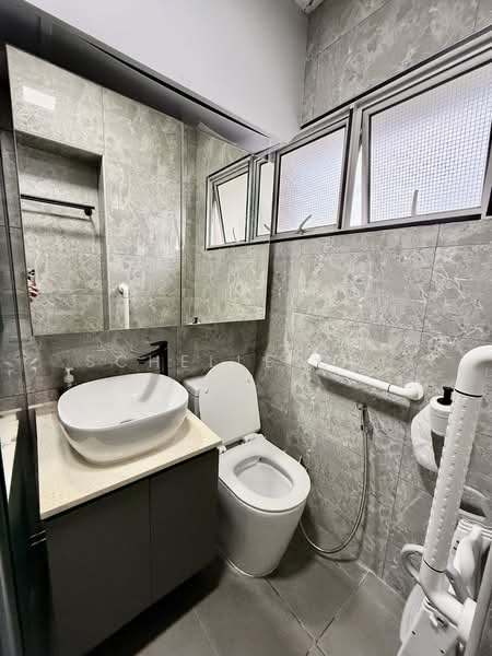 317 Ang Mo Kio Street 31, 317 Ang Mo Kio Street 31, Room Rental, 150 sqft, HDB Flat For Rent, by Schelle Gan, 500136446 - Bathroom - PropertyGuru.com.sg