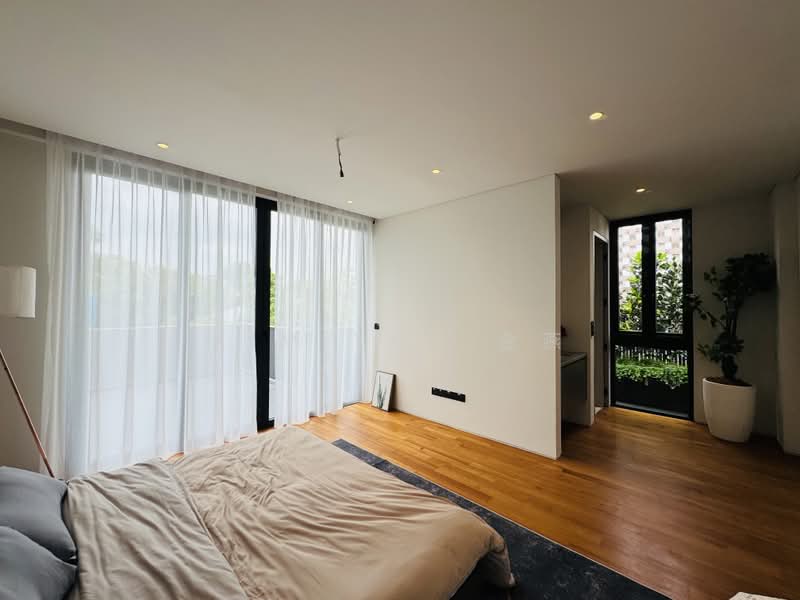Brand New with Lift & Pool, Modern design with quality Interior & exteror, walk to Tan Kah Kee MRT – call 8130 3636 to view now!, 6 Bedrooms, 6,700 sqft, Semi-Detached House For Sale, by Kim Yan 金燕, 500136457 - Bedroom - PropertyGuru.com.sg