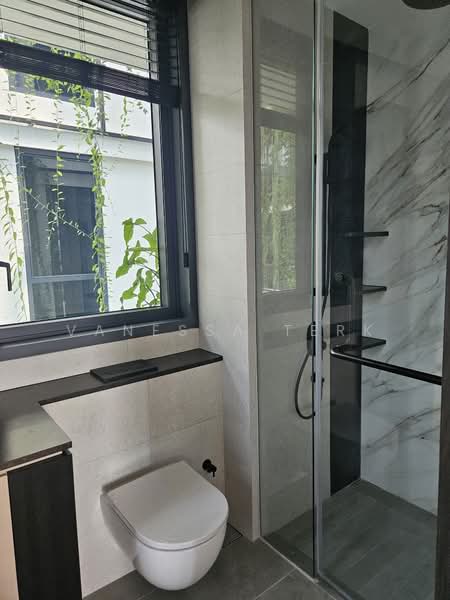 Jervois Mansion, 14 Jervois Close, 3 Bedrooms, 1,249 sqft, Condominium For Rent, by Vanessa Terk, 500136463 - Bathroom - PropertyGuru.com.sg