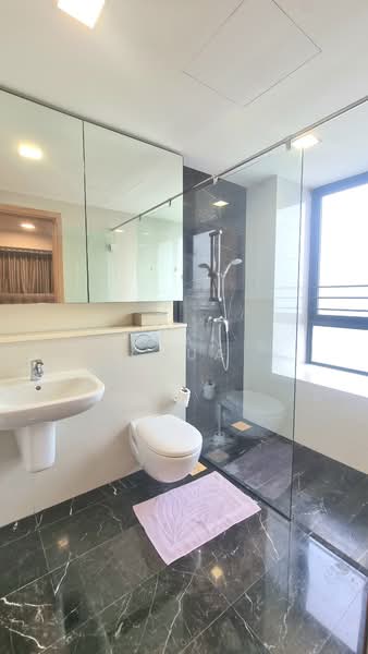 8 @ Woodleigh, 2 Woodleigh Close, 3 Bedrooms, 1,076 sqft, Condominium For Rent, by Alan Chua, 500136482 - Bathroom - PropertyGuru.com.sg