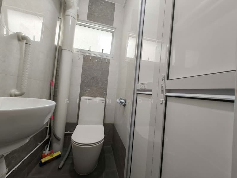 287 Choa Chu Kang Avenue 2, 287 Choa Chu Kang Avenue 2, 3 Bedrooms, 1,572 sqft, HDB Flat For Sale, by Gelene Ong, 500136497 - Bathroom - PropertyGuru.com.sg