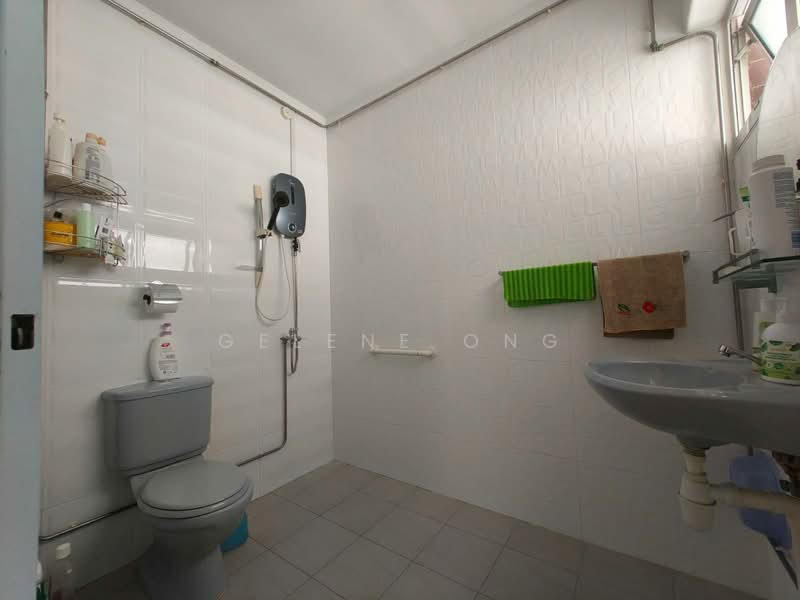 287 Choa Chu Kang Avenue 2, 287 Choa Chu Kang Avenue 2, 3 Bedrooms, 1,572 sqft, HDB Flat For Sale, by Gelene Ong, 500136497 - Bathroom - PropertyGuru.com.sg