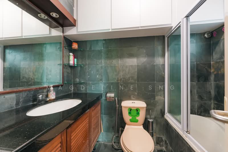 105B Edgefield Plains, , 3 Bedrooms, 1,184 sqft, HDB Flat For Sale, by Magdeline Sng, 500136511 - Ensuite Bathroom - PropertyGuru.com.sg