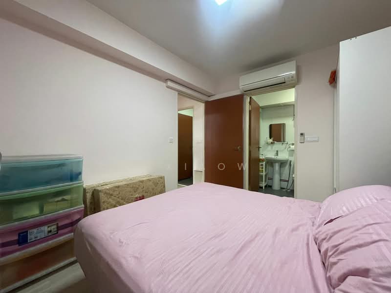 672B Yishun Avenue 4, 672B Yishun Avenue 4, 2 Bedrooms, 732 sqft, HDB Flat For Sale, by Lim Xiaowei, 500136525 - Bedroom - PropertyGuru.com.sg