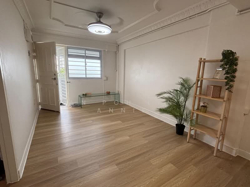 3 Dover Road, 3 Dover Road, 3 Bedrooms, 699 sqft, HDB Flat For Rent, by Tan Poh Ling Annie, 500136533 - Living Room - PropertyGuru.com.sg