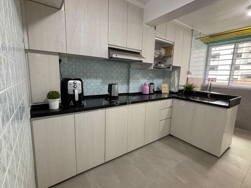 3 Dover Road, 3 Dover Road, 2 Bedrooms, 699 sqft, HDB Flat For Rent, by Tan Poh Ling Annie, 500136533 - Kitchen - PropertyGuru.com.sg