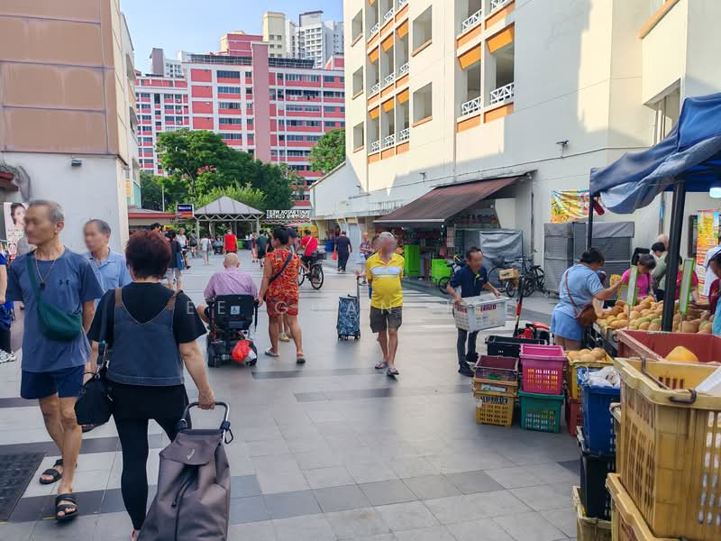 Coffeeshop stall at Bt Batok town centre, Bt Batok St 11, 150 sqft, Food & Beverage For Rent, by Ee Guan Jee, 500136536 - Coffeeshop right at Town Centre - CommercialGuru.com.sg