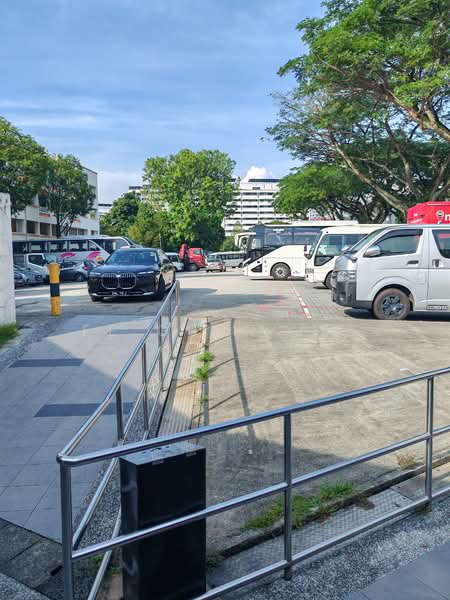 Coffeeshop stall at Bt Batok town centre, Bt Batok St 11, 150 sqft, Food & Beverage For Rent, by Ee Guan Jee, 500136536 - Faces open car park - CommercialGuru.com.sg