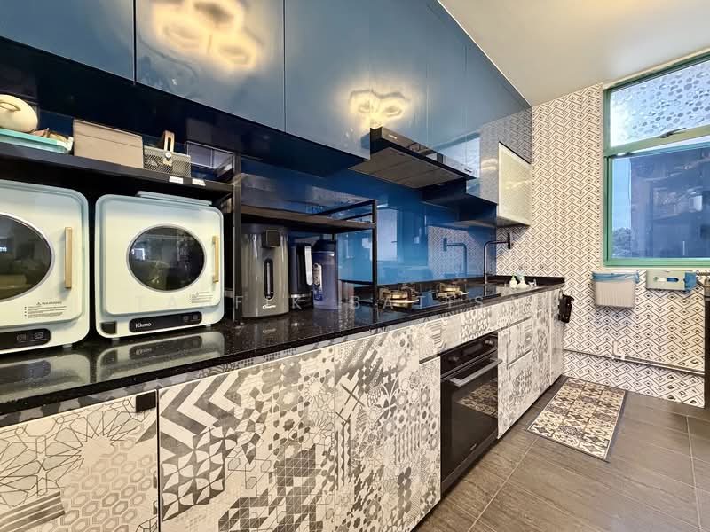 477 Segar Road, 477 Segar Road, 3 Bedrooms, 1,195 sqft, HDB Flat For Sale, by Taufik Batisah, 500136567 - Kitchen - PropertyGuru.com.sg