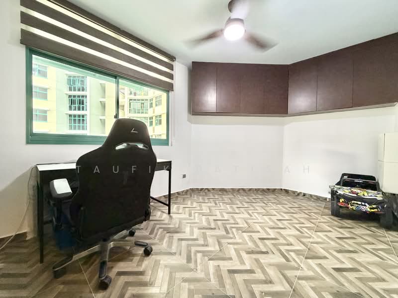 477 Segar Road, 477 Segar Road, 3 Bedrooms, 1,195 sqft, HDB Flat For Sale, by Taufik Batisah, 500136567 - Common room - PropertyGuru.com.sg