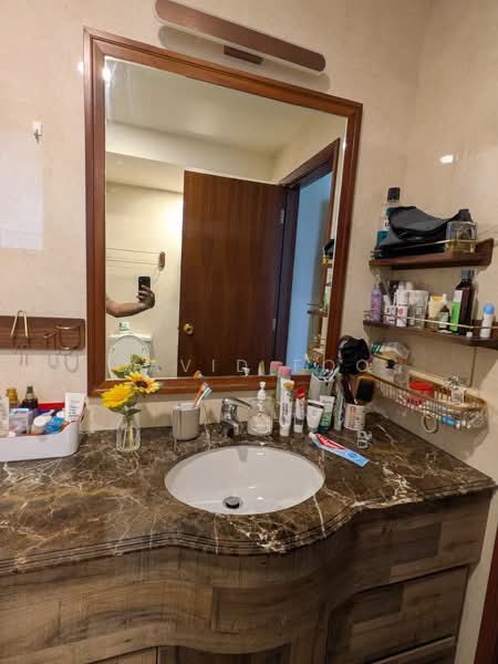 East Meadows, 30 Tanah Merah Kechil Road, 3 Bedrooms, 1,195 sqft, Condominium For Sale, by David Foo, 500136570 - Bathroom - PropertyGuru.com.sg