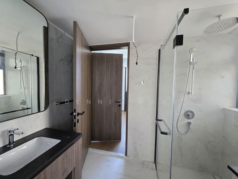 Sceneca Residence, Tanah Merah Kechil Link, 3 Bedrooms, 1,044 sqft, Condominium For Rent, by Dennis Mah, 500136575 - Bathroom - PropertyGuru.com.sg