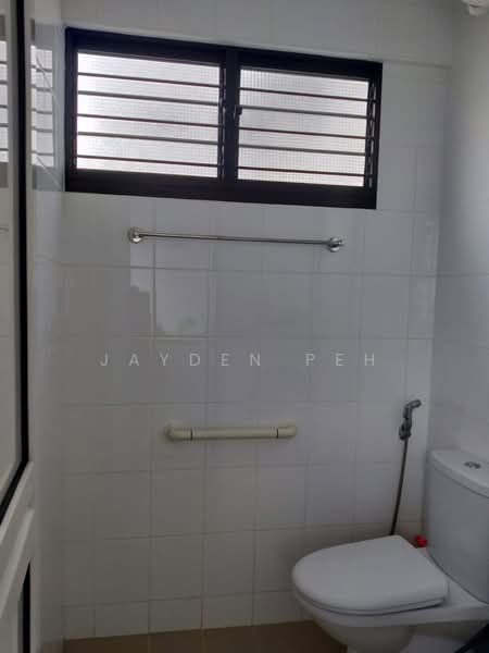 711 Hougang Avenue 2, 711 Hougang Avenue 2, Room Rental, 120 sqft, HDB Flat For Rent, by Jayden Peh, 500136576 - Bathroom - PropertyGuru.com.sg