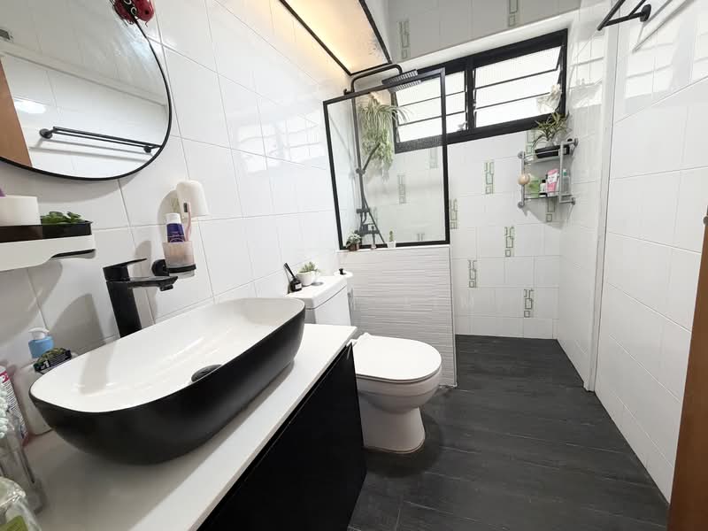 168A Punggol East, 168A Punggol East, 3 Bedrooms, 990 sqft, HDB Flat For Sale, by Vanny Lim, 500136588 - Bathroom - PropertyGuru.com.sg