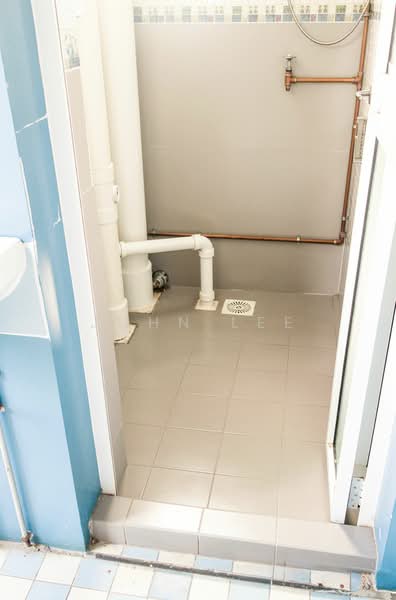 535 Upper Cross Street, 535 Upper Cross Street, 2 Bedrooms, 732 sqft, HDB Flat For Rent, by John Lee, 500136625 - Bathroom - PropertyGuru.com.sg