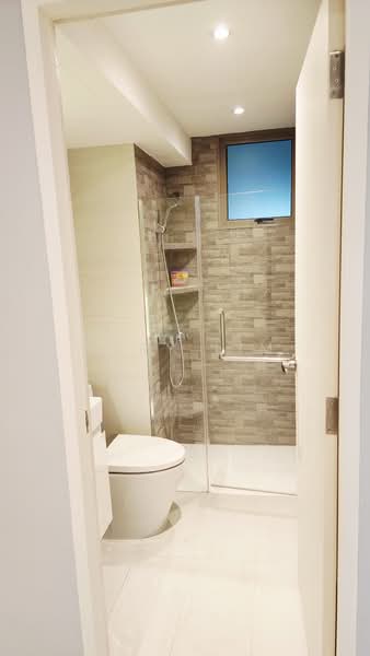Orchid Park Condominium, 81 Yishun Street 81, 3 Bedrooms, 1,249 sqft, Condominium For Sale, by Gary Lim, 500136642 - Bathroom - PropertyGuru.com.sg