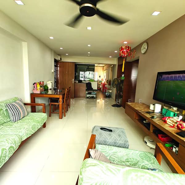285 Bishan Street 22, 285 Bishan Street 22, 3 Bedrooms, 1,163 sqft, HDB Flat For Sale, by Liong Chee Pang, 500136648 - Living Room - PropertyGuru.com.sg
