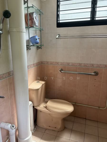306 Clementi Avenue 4, 306 Clementi Avenue 4, 2 Bedrooms, 721 sqft, HDB Flat For Rent, by Mindy Soh, 500136655 - Bathroom - PropertyGuru.com.sg