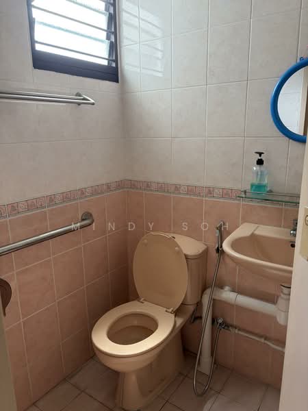 306 Clementi Avenue 4, 306 Clementi Avenue 4, 2 Bedrooms, 721 sqft, HDB Flat For Rent, by Mindy Soh, 500136655 - Bathroom - PropertyGuru.com.sg