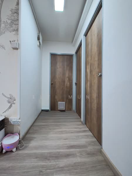 610 Senja Road, 610 Senja Road, 3 Bedrooms, 1,184 sqft, HDB Flat For Sale, by Elfi Muni, 500136681 - Corridor - PropertyGuru.com.sg