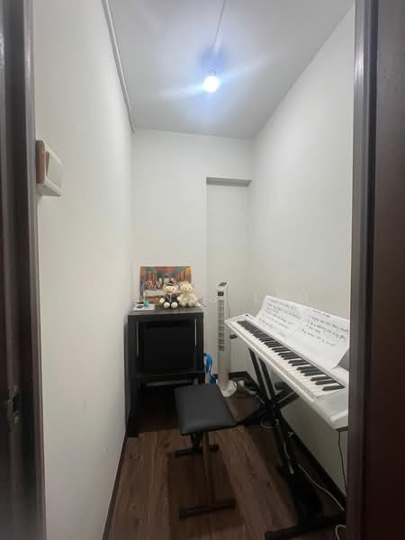 408 Hougang Avenue 10, 408 Hougang Avenue 10, 3 Bedrooms, 1,302 sqft, HDB Flat For Sale, by Dennis Lim, 500136684 - Study - PropertyGuru.com.sg