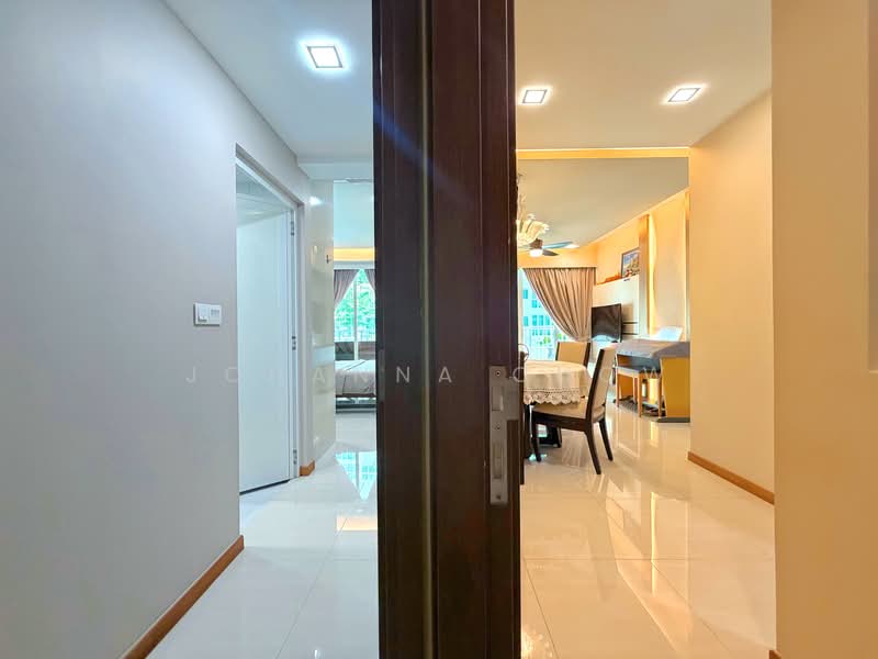 1 Canberra, 7 Canberra Drive, 3 Bedrooms, 1,044 sqft, Executive Condominium For Sale, by Johanna Chow, 500136699 - Corridor - PropertyGuru.com.sg