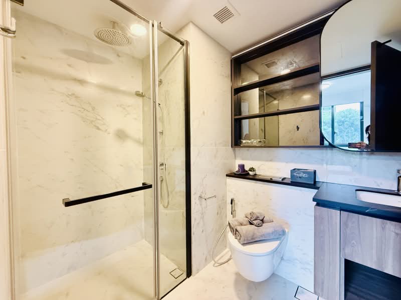 Sceneca Residence, 26 Tanah Merah Kechil Link, 2 Bedrooms, 753 sqft, Condominium For Sale, by Eric Goh, 500136704 - Bathroom - PropertyGuru.com.sg