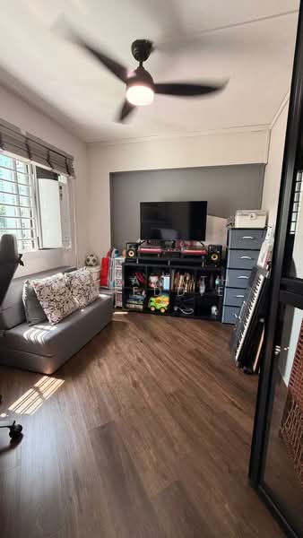 106B Depot Road, 106B Depot Road, 4 Bedrooms, 1,237 sqft, HDB Flat For Sale, by Ramanathan Eddie, 500136706 - Living Room - PropertyGuru.com.sg