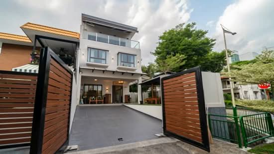 Peakview Estate, , 6 Bedrooms, 3,800 sqft, Semi-Detached House For Sale, by Shamir ., 500136709 - PropertyGuru.com.sg