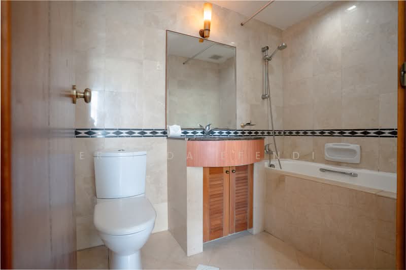 The Princeton, 2 Ewe Boon Road, 2 Bedrooms, 860 sqft, Apartment For Sale, by Erlinda Efendi, 500136719 - Bathroom - PropertyGuru.com.sg