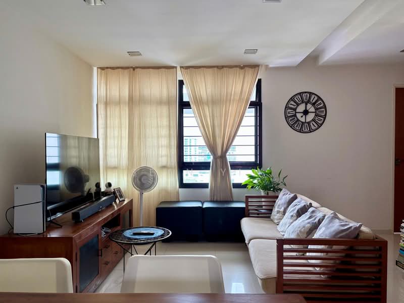 488 Admiralty Link, 488 Admiralty Link, 3 Bedrooms, 1,011 sqft, HDB Flat For Sale, by Sean Yin, 500136733 - Living Room - PropertyGuru.com.sg