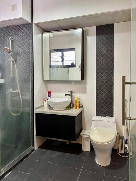 488 Admiralty Link, 488 Admiralty Link, 3 Bedrooms, 1,011 sqft, HDB Flat For Sale, by Sean Yin, 500136733 - Bathroom - PropertyGuru.com.sg