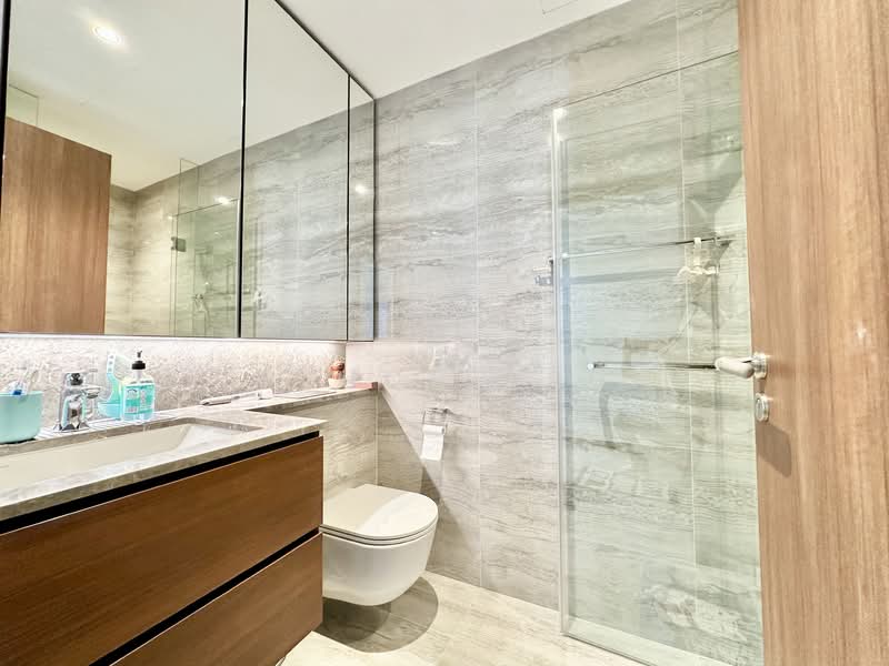Fourth Avenue Residences, 10 Fourth Avenue, 2 Bedrooms, 710 sqft, Condominium For Rent, by Raymond Koh, 500136738 - Common Bath - PropertyGuru.com.sg
